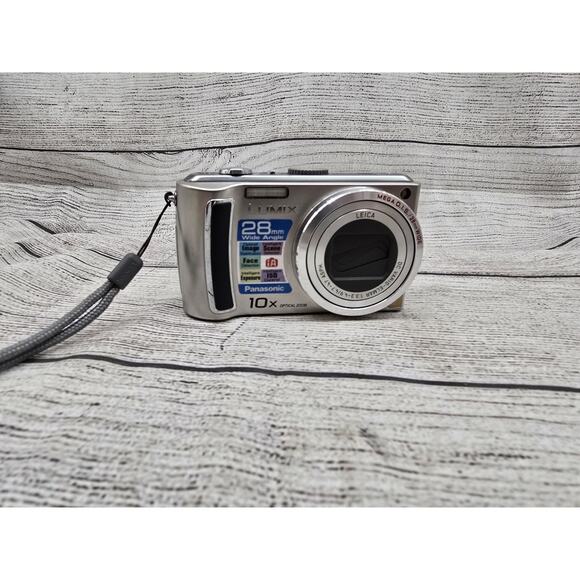 Panasonic LUMIX DMC-TZ4 8.1MP Digital Camera Silver With Battery And Charger - Picture 5 of 11